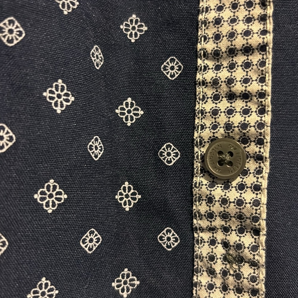 Six London button down shirt men’s size large navy with white